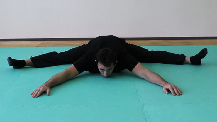 Cartwheel Tutorial: Learn How to Do the Perfect Cartwheel 5 Pancake stretch