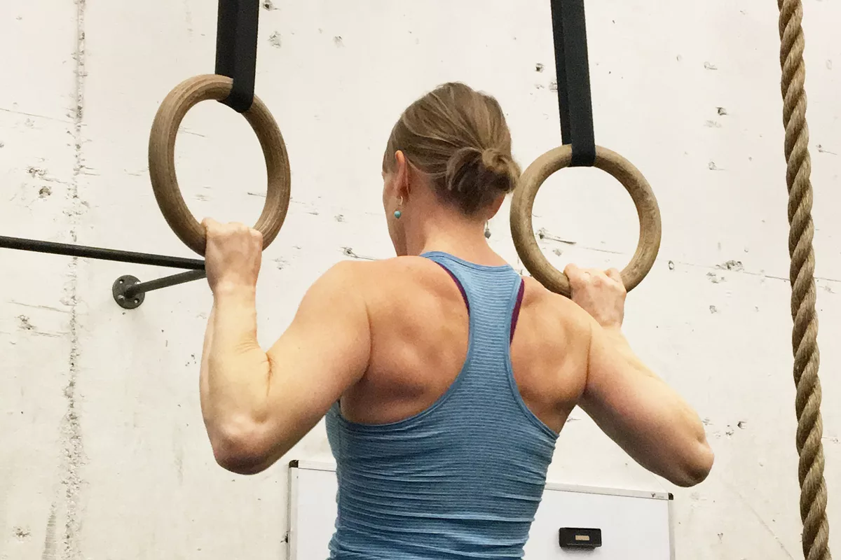 gymnastic ring pull-ups