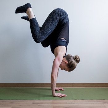 Step-by-Step Bodyweight Progressions Got You Stuck? How to Improve Your Skills With Less Frustration 1 high frogger