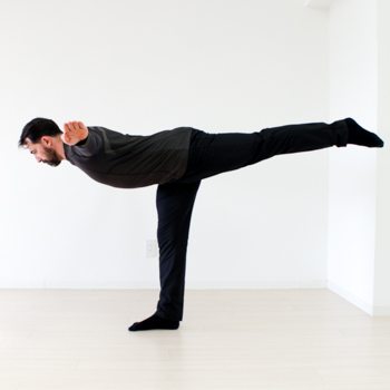 Front & Back Scales: Knee Stability & Single-Leg Strength 2 Ryan performing a back scale