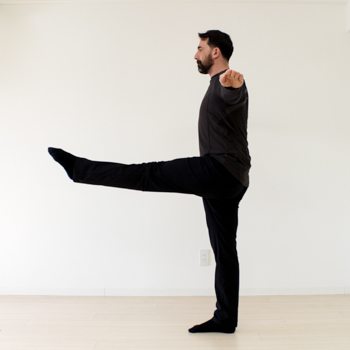 Front & Back Scales: Knee Stability & Single-Leg Strength 3 Ryan performing a front scale