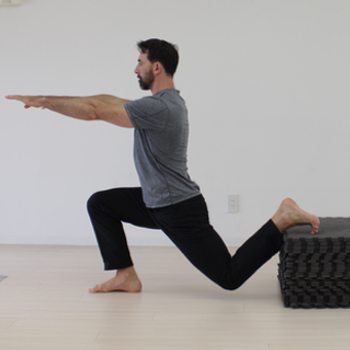 Bodyweight Leg Exercises Back Leg Elevated Lunge