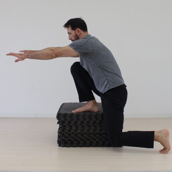 Bodyweight Leg Exercises Elevated Deep Lunge