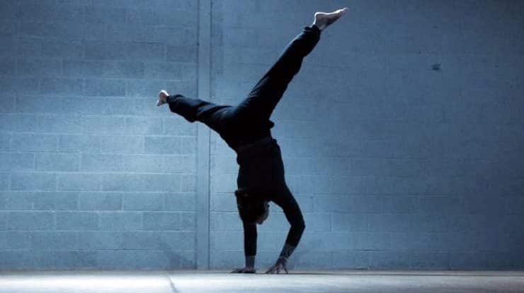 How to Do a One Arm Handstand: An Advanced Hand Balancing Skill 2 Gayle working on one arm handstand