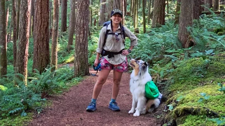 amber and taika hiking
